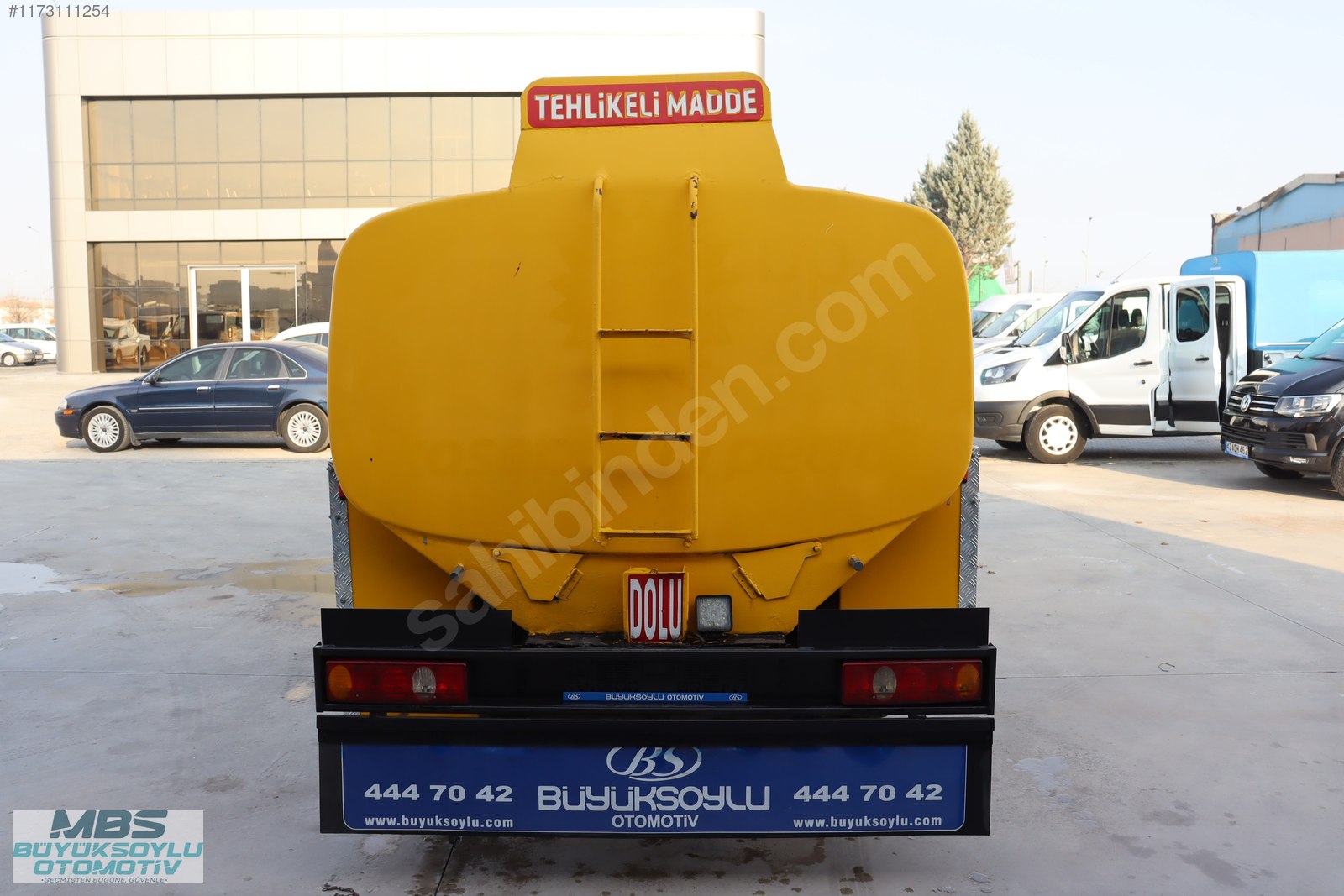 HYUNDAi H350 6 TEKER 3 GÖZLÜ 8.000 LT SAYAÇLI AKARYAKIT TANKERİ