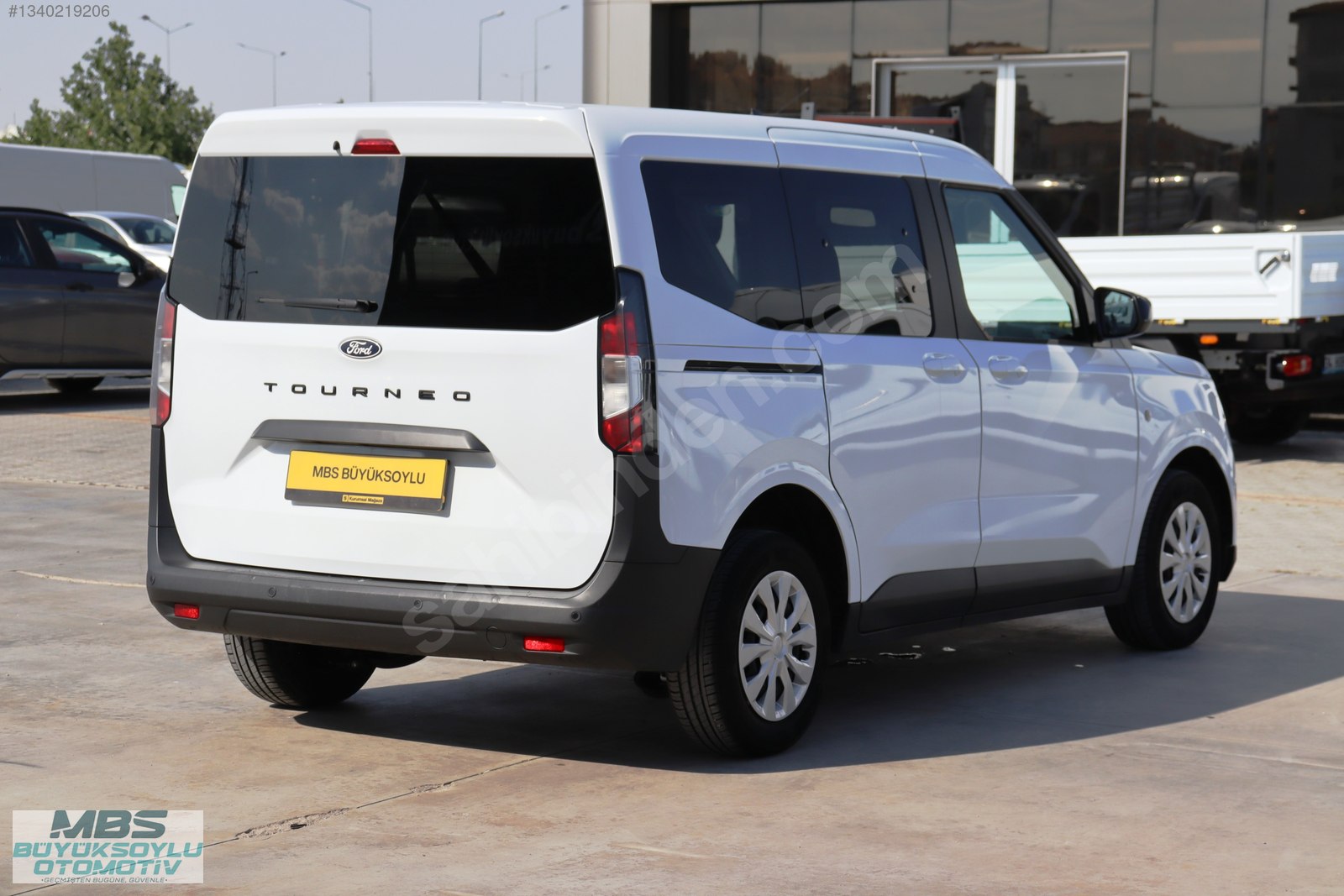 MBS BÜYÜKSOYLU'DAN 2025 MODEL TOURNEO COURIER 1.5 EcoBlue DELUX