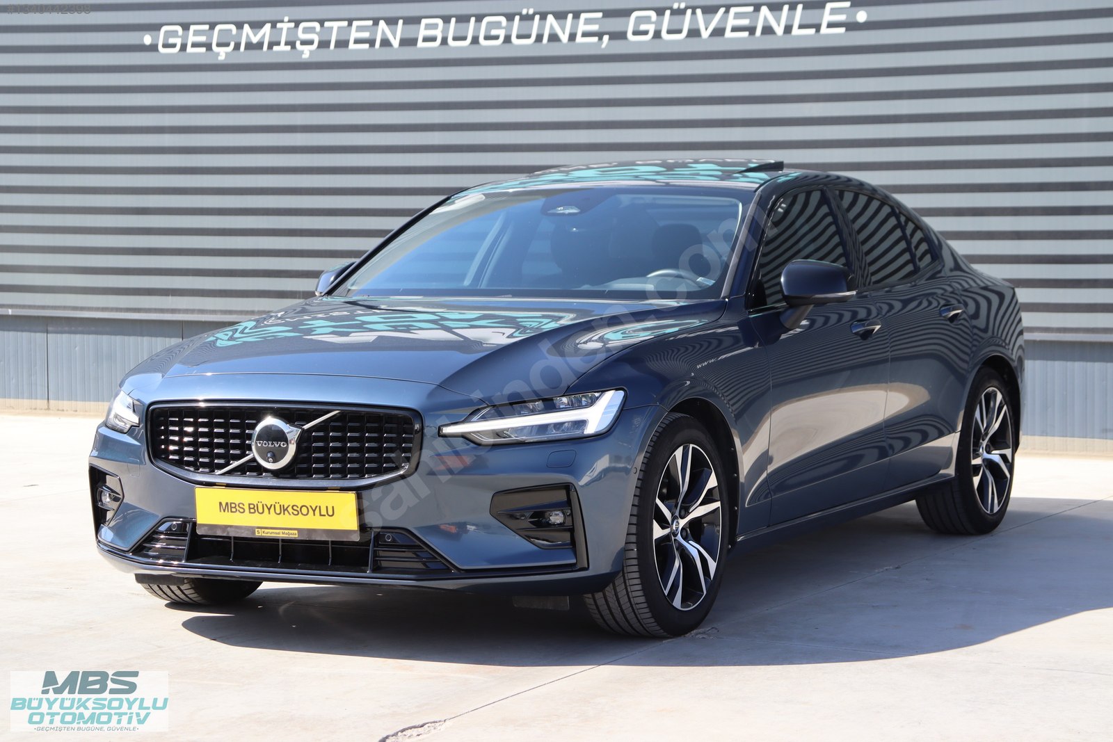 MBS BÜYÜYSOYLU'DAN 2023 MODEL VOLVO S60 B5 PLUS DARK AWD