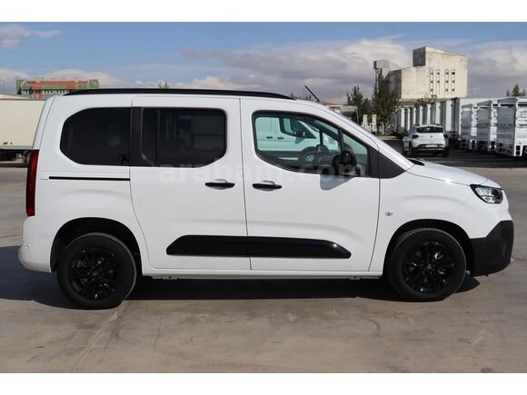 Galeriden Fiat Doblo Combi 1.5 BlueHDi Premio Plus 2026 Model Konya 7.914 km Beyaz