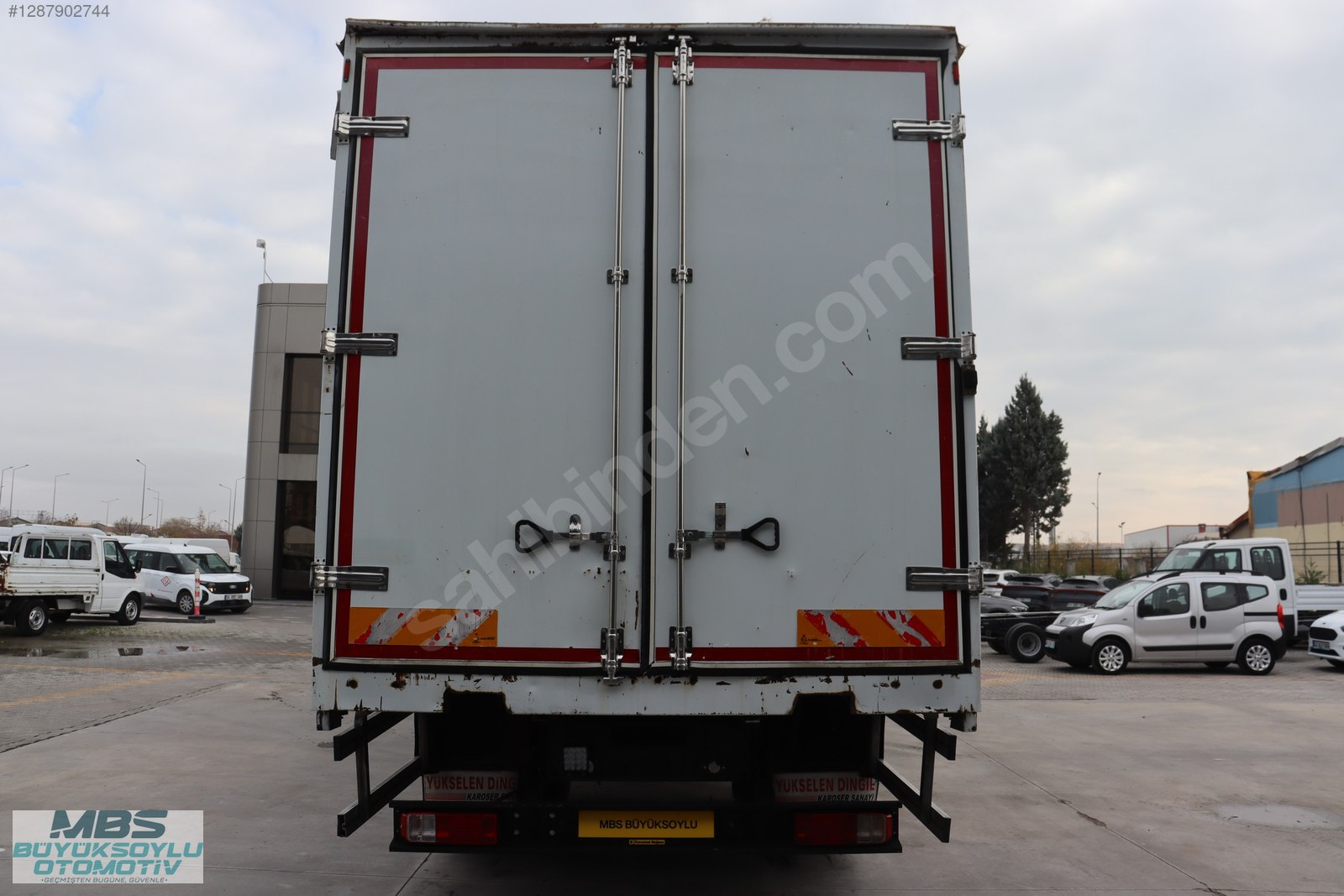 MBS BÜYÜKSOYLU'DAN 2000 MODEL CARGO 3227 C KAYAR PERDELİ KAMYON