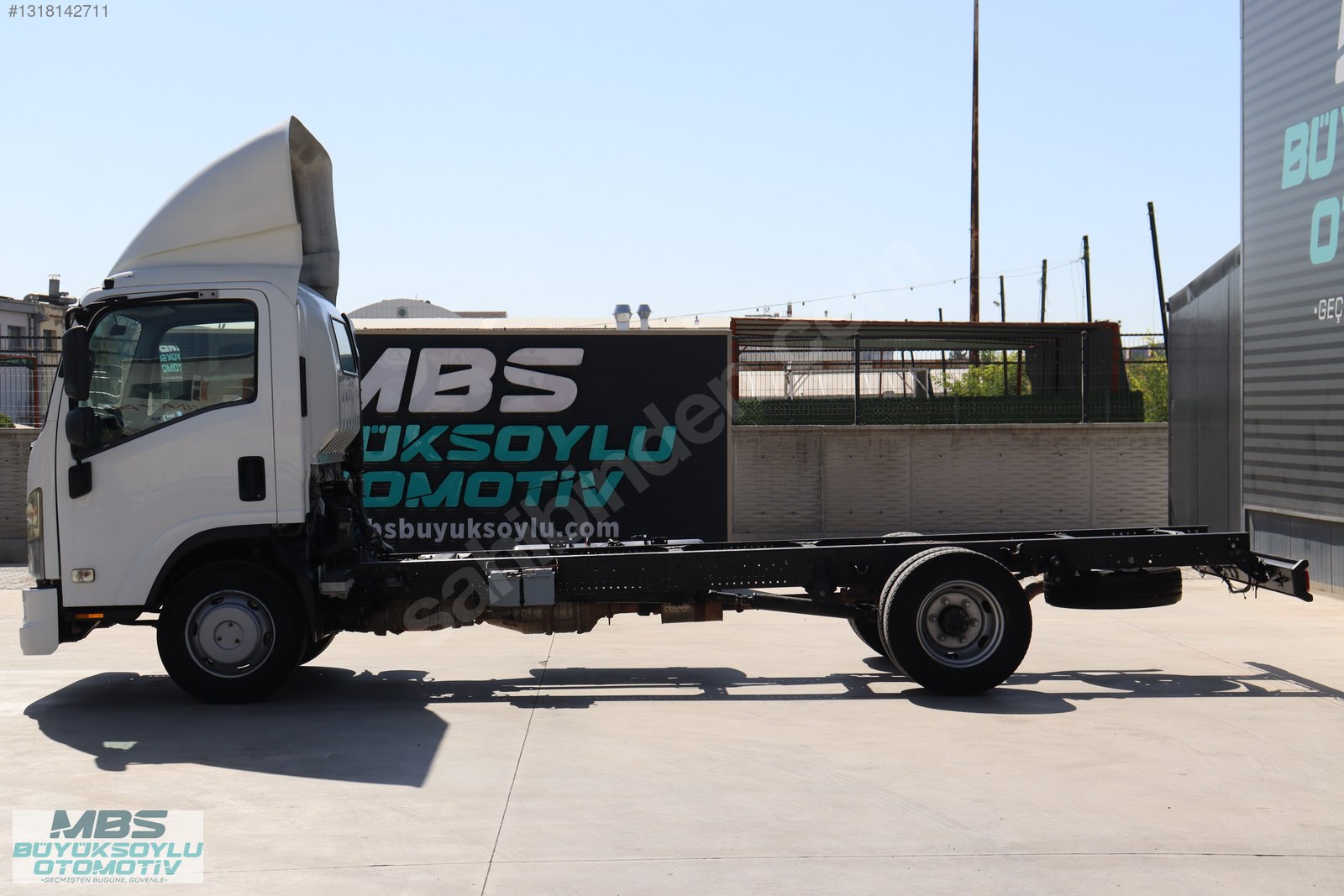 MBSBÜYÜKSOYLU'DAN 2015 MODEL ISUZU NPR 8 ŞASE KAMYON