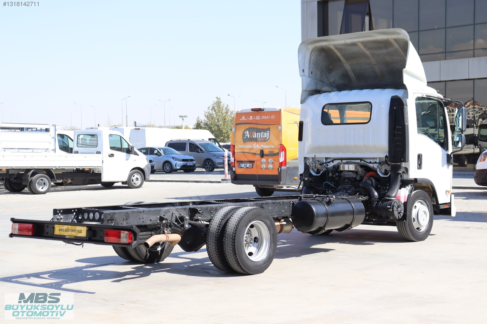 MBSBÜYÜKSOYLU'DAN 2015 MODEL ISUZU NPR 8 ŞASE KAMYON