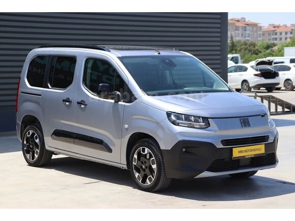 Galeriden Fiat Doblo Combi 1.5 BlueHDi Premio Plus 2025 Model Konya 20.994 KM Gri