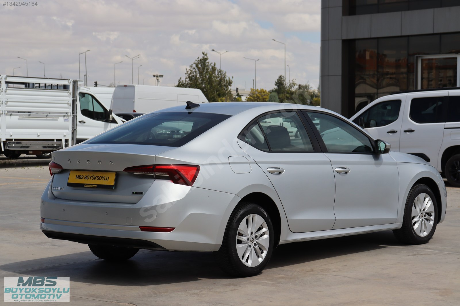 MBS BÜYÜKSOYLU'DAN 2023 MODEL SKODA OCTAVIA 1.0 E-TEC ELİTE