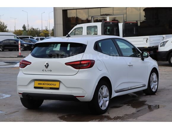 Galeriden Renault Clio 1.0 TCe Touch 2022 Model Konya 178.083 KM Beyaz
