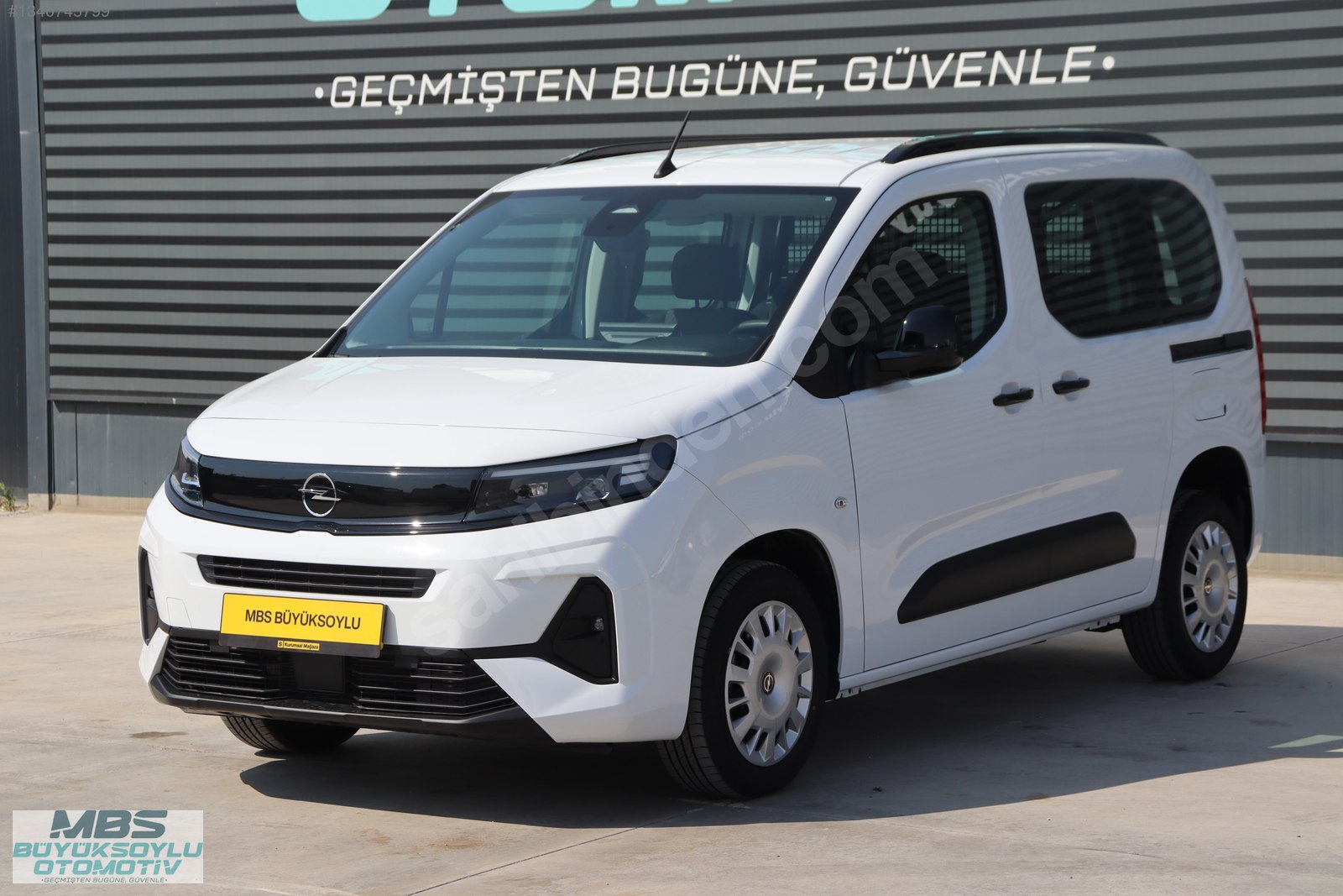 MBS BÜYÜKSOYLU'DAN 2026 MODEL OPEL COMBO 1.5 D ESSENTIAL 130 Hp