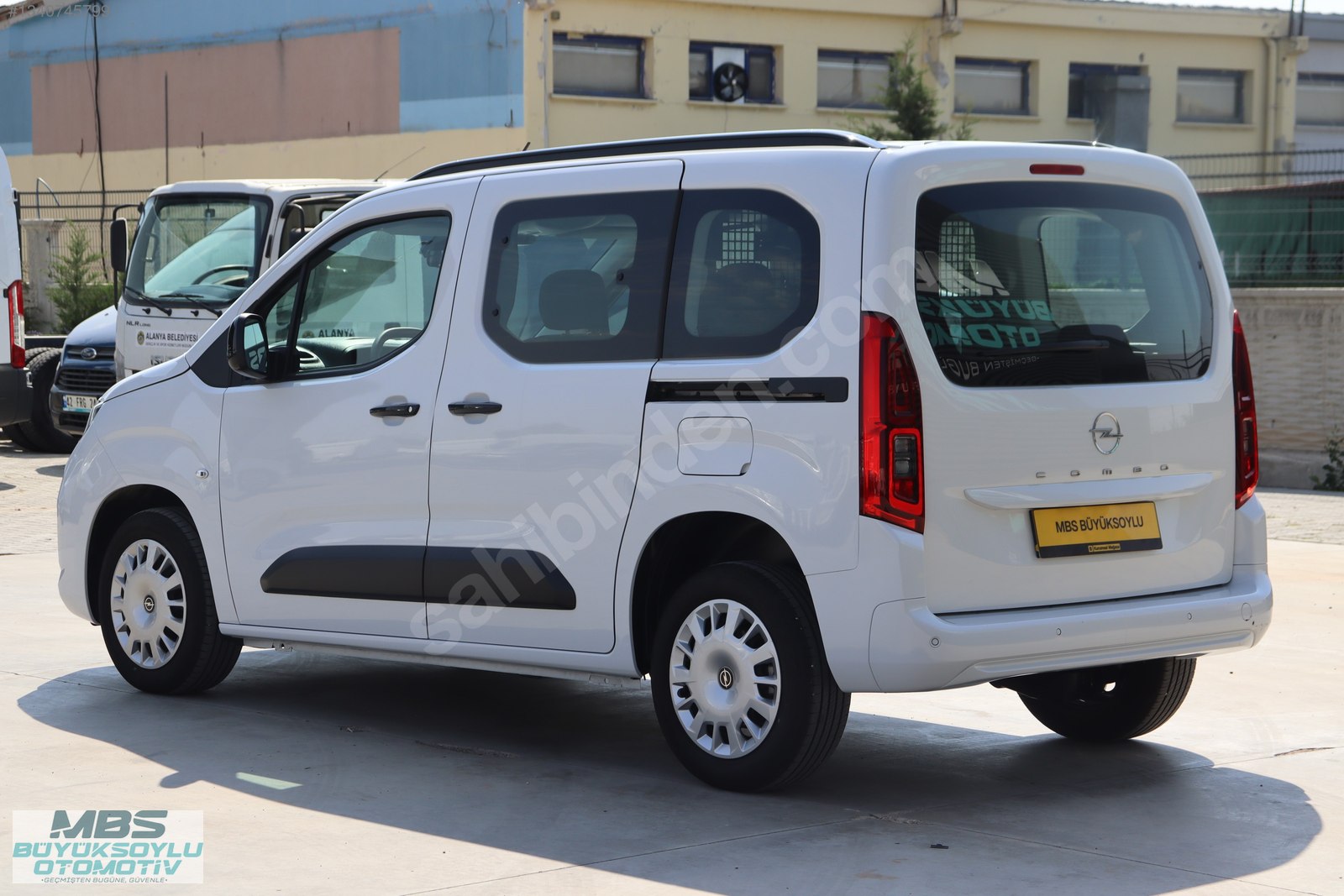 MBS BÜYÜKSOYLU'DAN 2026 MODEL OPEL COMBO 1.5 D ESSENTIAL 130 Hp
